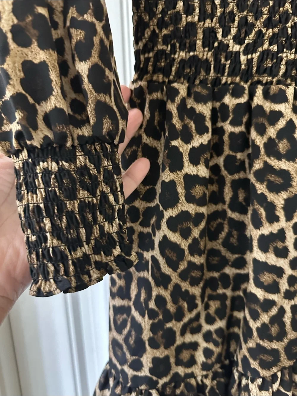 EUC Michael Kors Dark Camel Leopard Print Long  Sleeve Ruffle V - Neck Dress XS